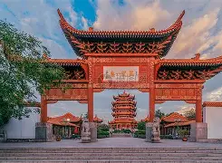 开云体育官网-武汉三镇训练开放日，冲刺阶段外线爆发引欢呼，欧篮联在即，纪律约束更严格的简单介绍