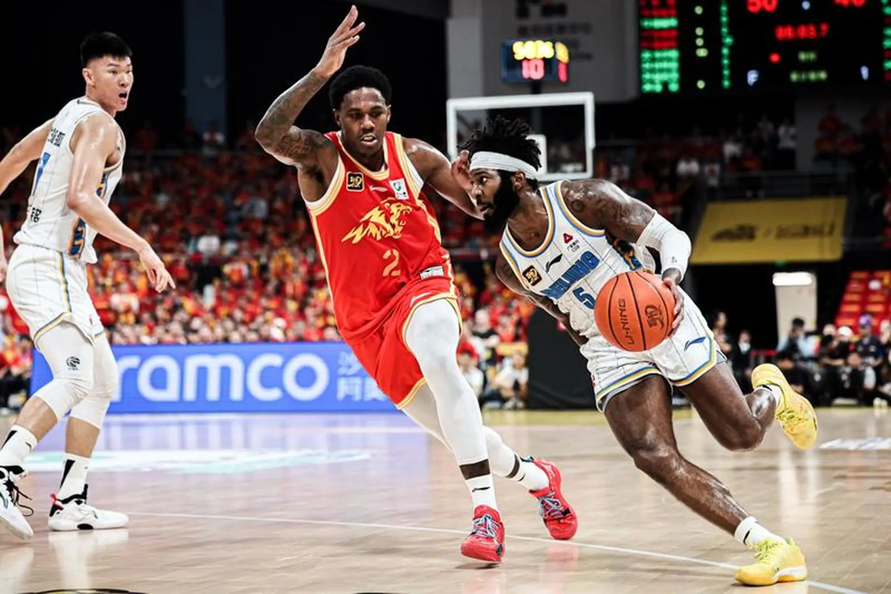 开云体育下载-清晨葡超焦点战；广厦男篮门线救险；信心回归；临场指挥获称赞(广厦男篮前往塞尔维亚拉练)