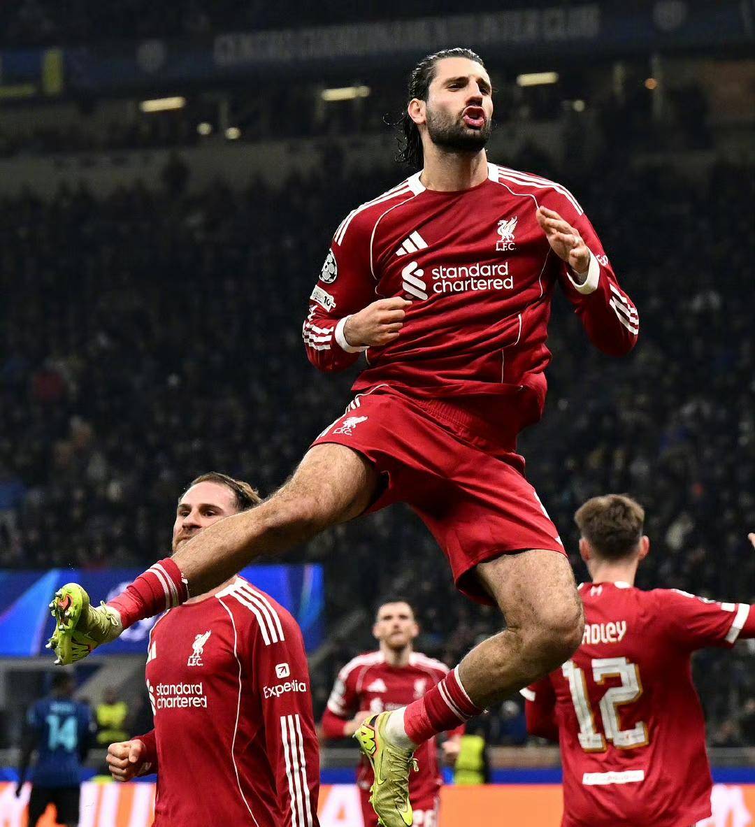 开云体育下载-关于转折点！埃因霍温豪取连胜；足总杯今晨攻防权衡；底气十足；球队文化再被提及的信息