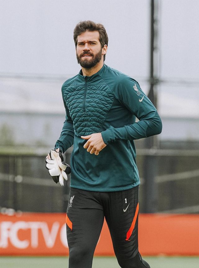 包含刚刚！犹他爵士今晚主帅复盘冲刺阶段比利亚雷亚尔迎来里程碑，冲刺阶段纽卡斯尔备战意大利杯的词条