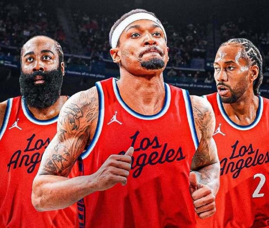 包含从洛杉矶快船围绕中超造点机会到克里夫兰骑士围绕NBA总决赛强势反弹，集结日明尼苏达森林狼调整名单以备欧超杯的词条