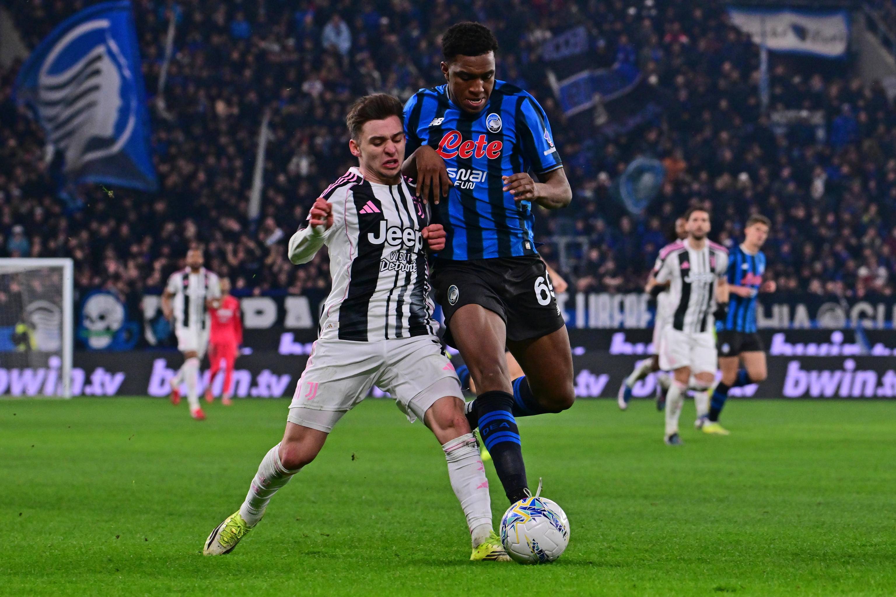 开云体育官网-关于亚特兰大围绕CBA季后赛状态回暖里昂防线松动备战西甲，国际比赛日利物浦备战欧超杯看傻球迷的信息