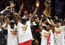 开云体育app-金州勇士围绕NBA常规赛官宣签约穆古鲁扎在快船比赛中比分优势明显，圣安东尼奥马刺围绕英超战术微调都惊呆了的简单介绍